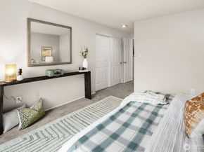 15175 Sunwood Boulevard DD32, Tukwila WA 98188