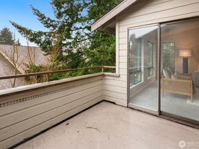 15175 Sunwood Boulevard DD32, Tukwila WA 98188