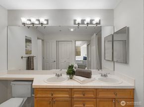 2244 132nd Avenue SE B214, Bellevue WA 98005