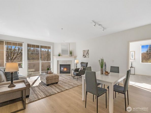 2244 132nd Avenue SE B214, Bellevue WA 98005