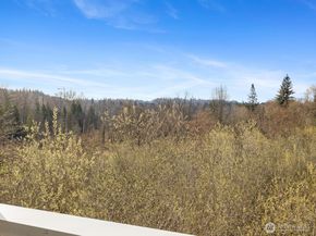 2244 132nd Avenue SE B214, Bellevue WA 98005
