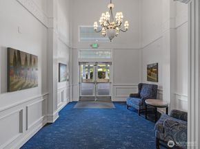 2244 132nd Avenue SE B214, Bellevue WA 98005