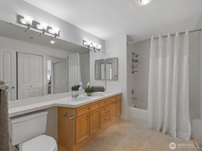 2244 132nd Avenue SE B214, Bellevue WA 98005
