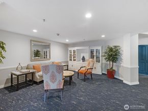 2244 132nd Avenue SE B214, Bellevue WA 98005