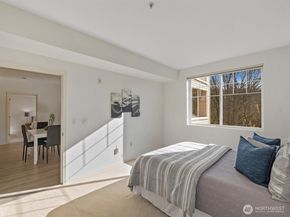 2244 132nd Avenue SE B214, Bellevue WA 98005