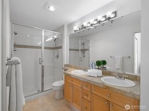 2244 132nd Avenue SE B214, Bellevue WA 98005