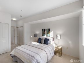 2244 132nd Avenue SE B214, Bellevue WA 98005