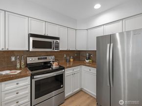 2244 132nd Avenue SE B214, Bellevue WA 98005