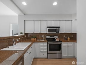 2244 132nd Avenue SE B214, Bellevue WA 98005