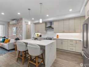 23103 NE 8th Street E1, Sammamish WA 98074