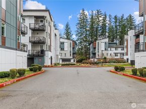 23103 NE 8th Street E1, Sammamish WA 98074