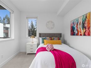 23103 NE 8th Street E1, Sammamish WA 98074