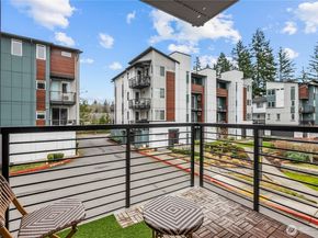 23103 NE 8th Street E1, Sammamish WA 98074