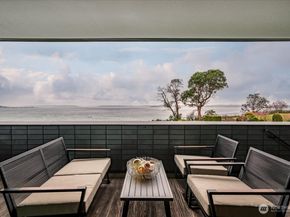 1914 Magnolia Boulevard W, Seattle WA 98199