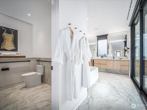 1914 Magnolia Boulevard W, Seattle WA 98199