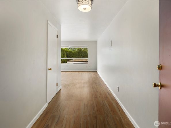 748 S Cloverdale Street 14, Seattle WA 98108