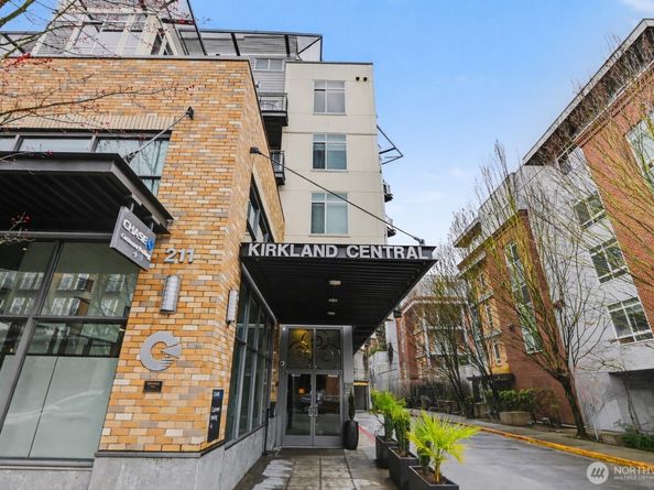 211 Kirkland Ave 421, Kirkland WA 98033