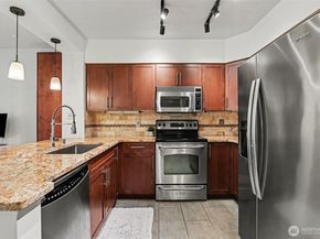 211 Kirkland Ave 421, Kirkland WA 98033