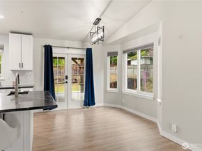 2401 185th Place SE, Bothell WA 98012