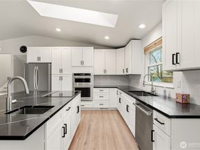 2401 185th Place SE, Bothell WA 98012