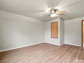 2401 185th Place SE, Bothell WA 98012