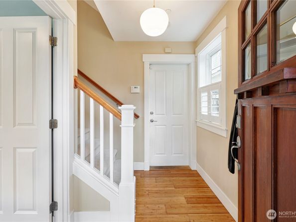 6309 30th Avenue SW, Seattle WA 98126