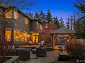 955 211th Place SE, Sammamish WA 98075