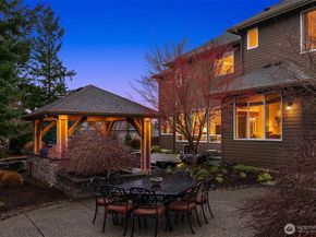 955 211th Place SE, Sammamish WA 98075