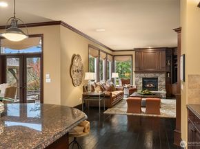 955 211th Place SE, Sammamish WA 98075