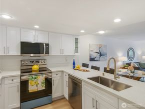 30853 13th Place S 2, Federal Way WA 98003