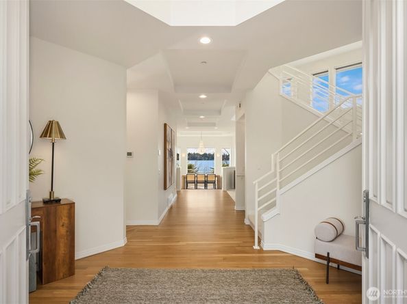 7439 W Mercer Way, Mercer Island WA 98040