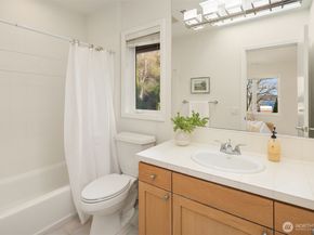 7439 W Mercer Way, Mercer Island WA 98040