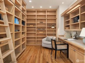 7439 W Mercer Way, Mercer Island WA 98040