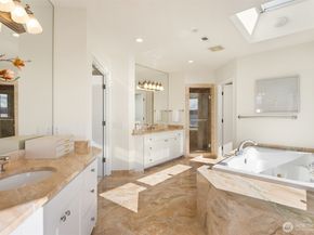 7439 W Mercer Way, Mercer Island WA 98040