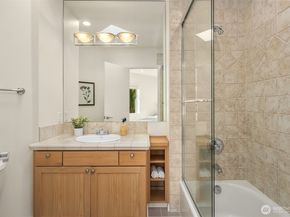 7439 W Mercer Way, Mercer Island WA 98040