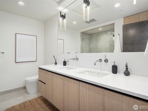 415 99th Avenue NE, Bellevue WA 98004
