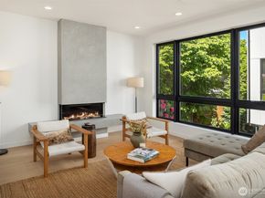 415 99th Avenue NE, Bellevue WA 98004
