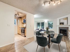 19857 25th Avenue NE 105, Shoreline WA 98155