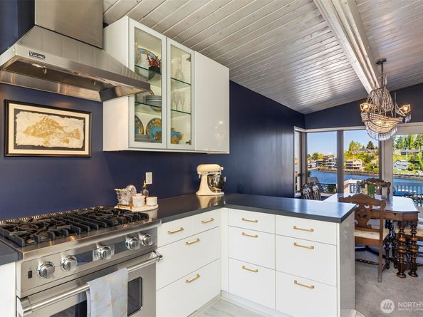 3510 W Commodore Way, Seattle WA 98199