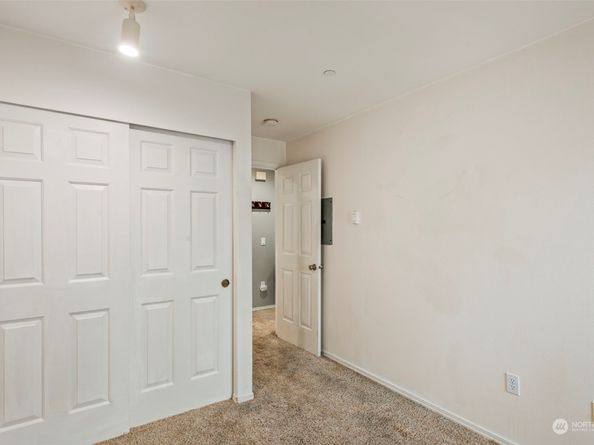 3800 NE Sunset Boulevard E202, Renton WA 98056