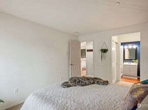 3800 NE Sunset Boulevard E202, Renton WA 98056
