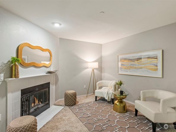 3800 NE Sunset Boulevard E202, Renton WA 98056