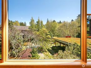 752 Vineyard Lane L205, Bainbridge Island WA 98110
