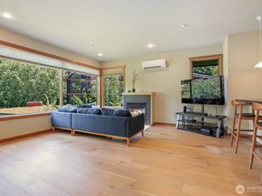 752 Vineyard Lane L205, Bainbridge Island WA 98110