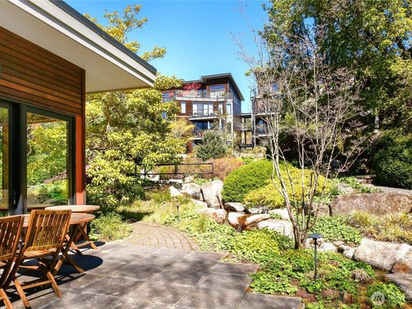 752 Vineyard Lane L205, Bainbridge Island WA 98110