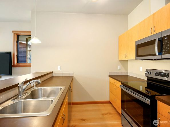 752 Vineyard Lane L205, Bainbridge Island WA 98110