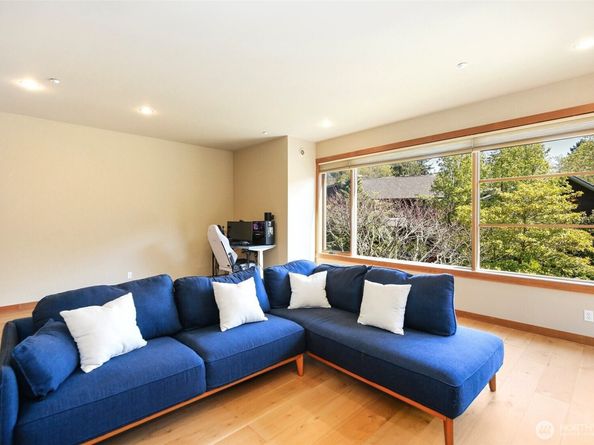 752 Vineyard Lane L205, Bainbridge Island WA 98110