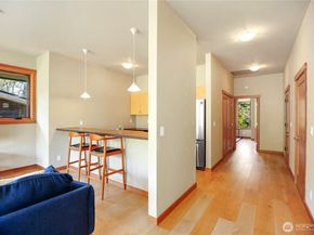 752 Vineyard Lane L205, Bainbridge Island WA 98110