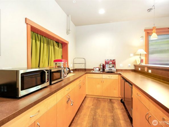752 Vineyard Lane L205, Bainbridge Island WA 98110