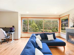 752 Vineyard Lane L205, Bainbridge Island WA 98110